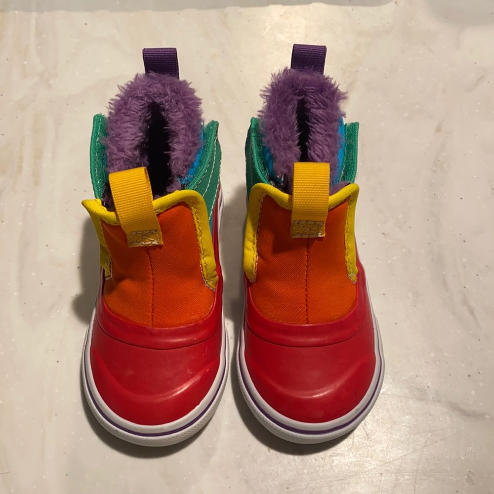 Toddler size 5 Vans boots